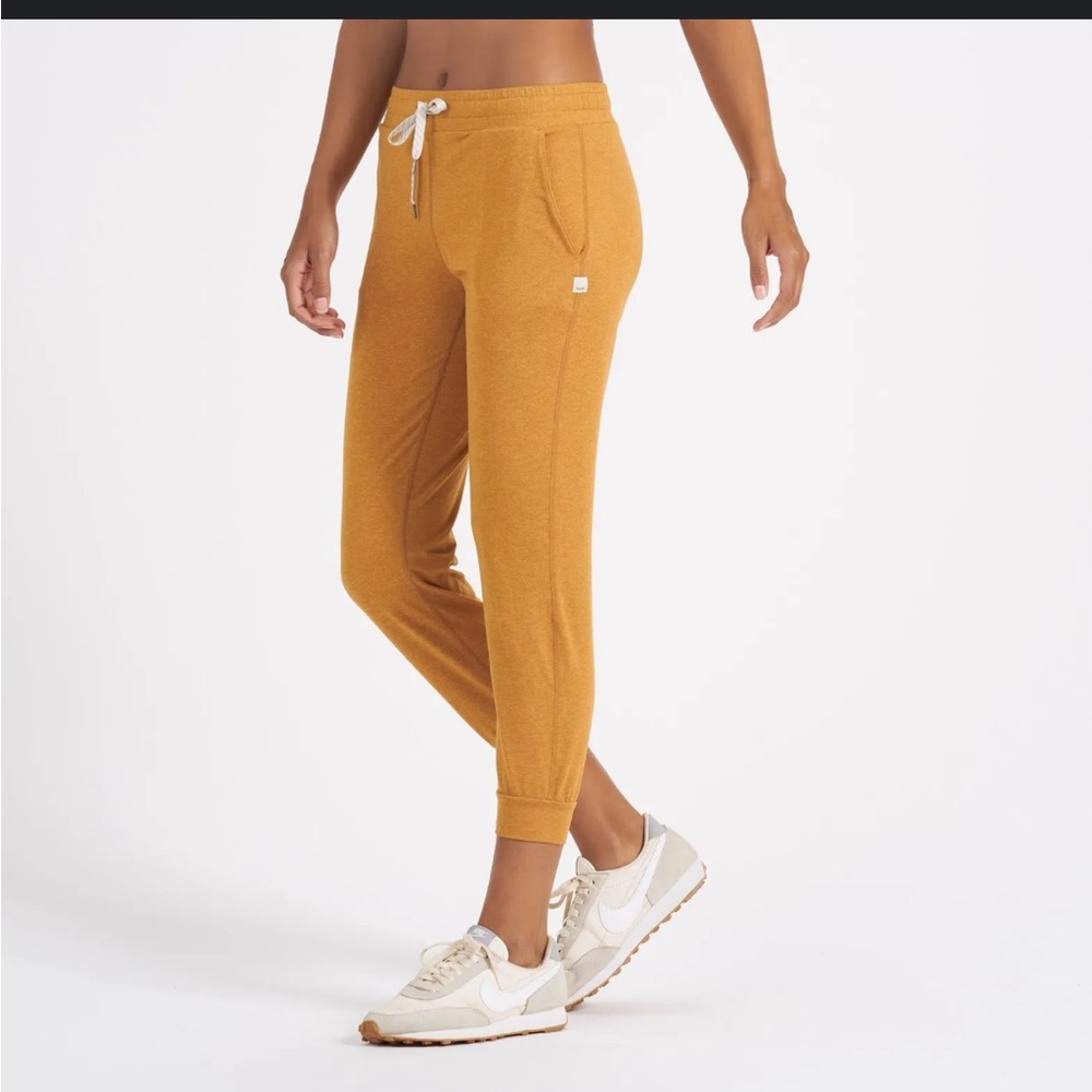 Vuori Performance Joggers - Picture 2 of 6